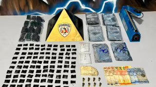 VÍDEO: PM prende homem e apreende adolescente suspeitos de envolvimento com o tráfico no Canaã, em Ipatinga
