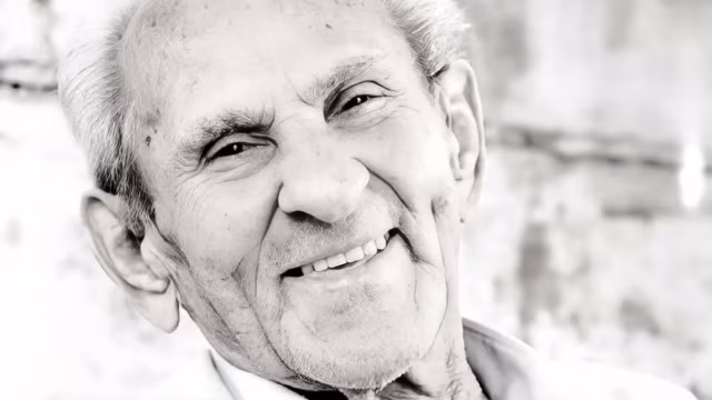 Influenciador Vovô Anésio morre aos 88 anos após parada cardiorrespiratória