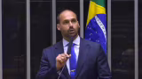 Eduardo Bolsonaro diz que Flávio corre risco de violência política e cita ataques a líderes de direita