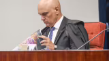 Moraes dá 24 horas para defesa de Bolsonaro explicar arma apreendida em blitz no DF