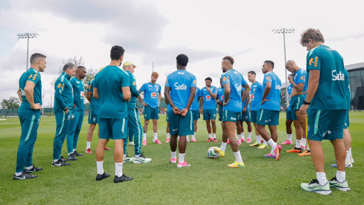 Jogadores em treino da Seleção Brasileira