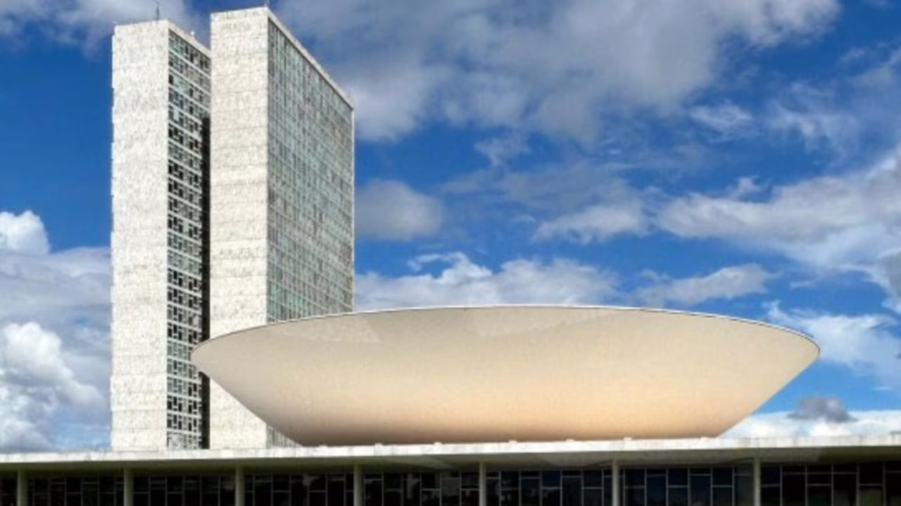 Segundo a PF, a ação busca reunir e preservar provas para avançar na apuração
