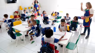 Quase 6 em cada 10 crianças de até 3 anos seguem fora de creches e escolas no Brasil em 2025