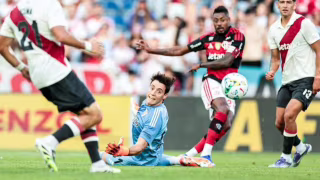 Flamengo repudia manifestações racistas contra Bruno Henrique em amistoso com River Plate