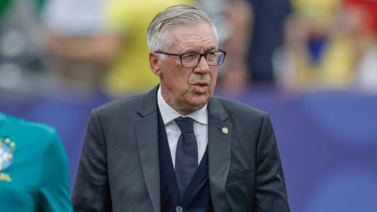 Ancelotti foi alvo de críticas após eliminação.