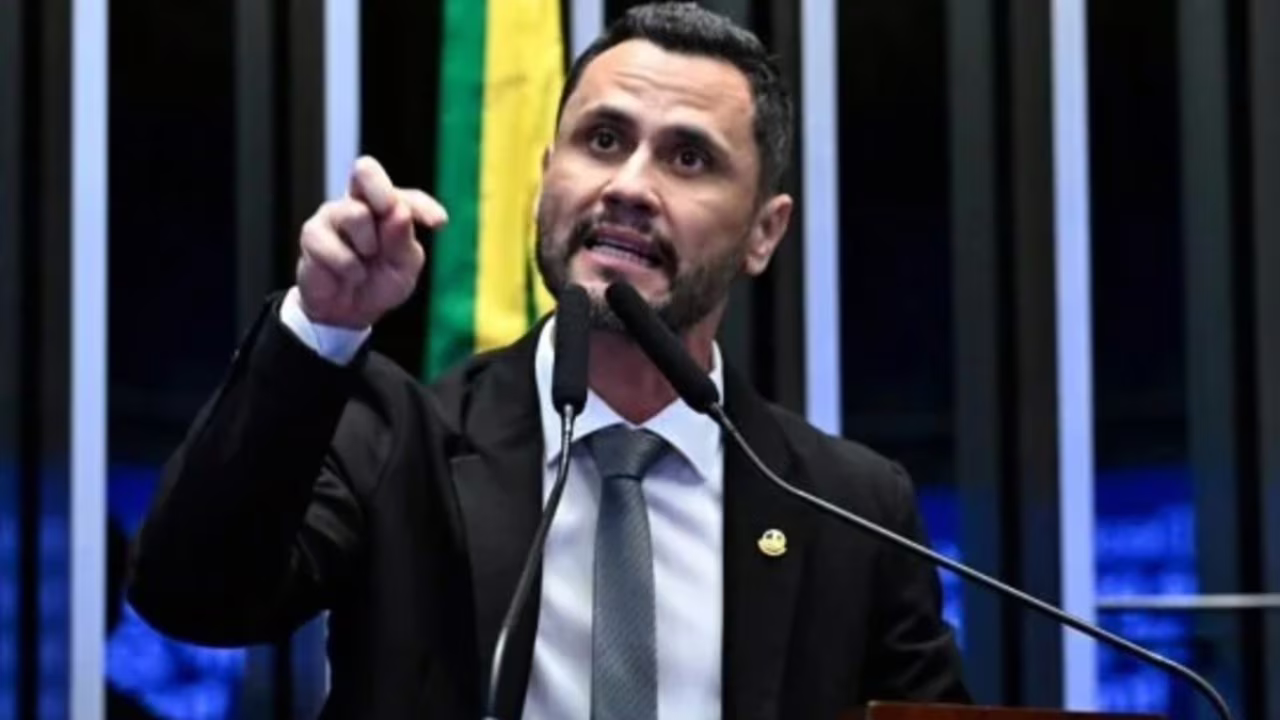 Cleitinho disse que não vai se intimidar com ameaça para largar a disputa do Governo de Minas