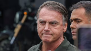 PF apreende em Cachoeirinha espingarda registrada em nome de Jair Bolsonaro