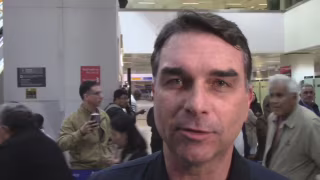 Flávio Bolsonaro diz que está “aberto a conversar” com Michelle e aguarda retorno dela à campanha do PL