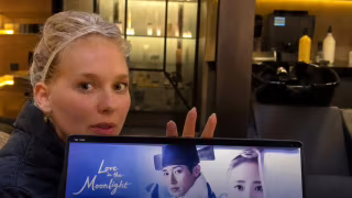 Virginia Fonseca mostra notebook dobrável de mais de R$ 18 mil trazido da China por sócio