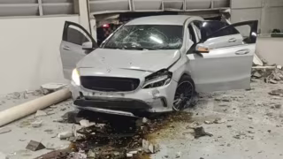 Motorista de 24 anos é preso após furar blitz e bater Mercedes-Benz em Brasília