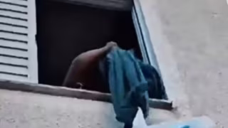 Menino de 10 anos é resgatado após ser encontrado trancado sozinho em apartamento em Goiânia