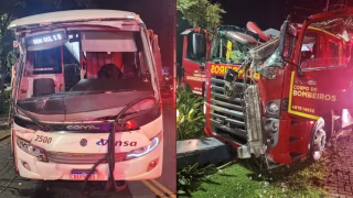 Ônibus atinge caminhão dos bombeiros a caminho de incêndio; ninguém se fere
