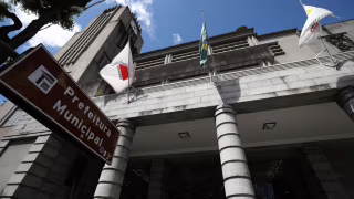 Belo Horizonte veta publicidade de bets em escolas, praças, parques e outros espaços municipais