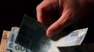 Trabalhadores nascidos em setembro e outubro recebem sexto lote do abono salarial