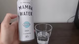 Anvisa recolhe lotes de água Mamba Water após identificar bactéria