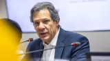 Haddad critica Tarcísio e cobra autocrítica por apoio a Trump após tarifa dos EUA