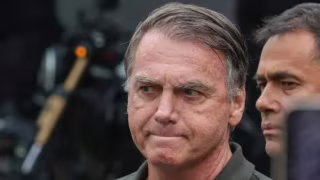 Bolsonaro tem crise de soluços por cerca de 36 horas, diz relatório enviado ao STF