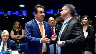Flávio Bolsonaro busca apoio nacional de União Brasil e PP para 2026