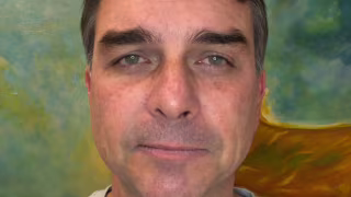 Flávio Bolsonaro articula apoio de PP e União Brasil à candidatura presidencial