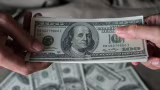 Dólar recua 2,3% nas primeiras semanas de julho