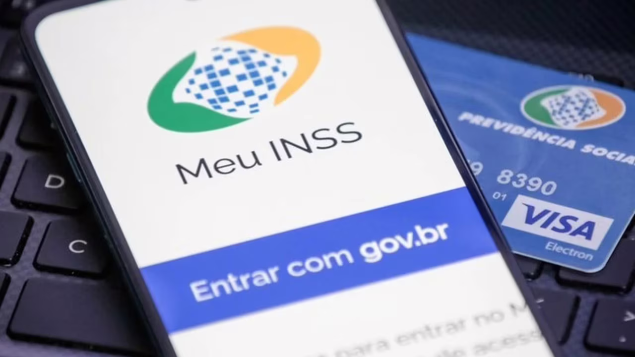 Pelo aplicativo Meu INSS, segurados podem solicitar a revisão de seus benefícios da Previdência Social