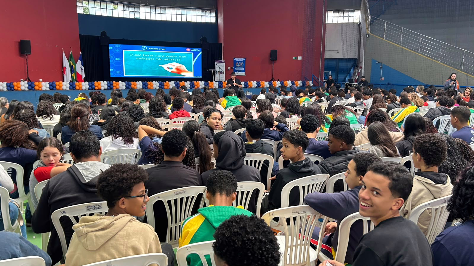04.08 - Release PMT - Timóteo abre segundo semestre letivo com palestra motivacional do professor Pachecão
