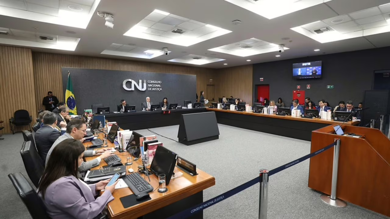 Mudança aprovada pelo CNJ encerra uma das punições mais criticadas da magistratura brasileira: a de punir com remuneração