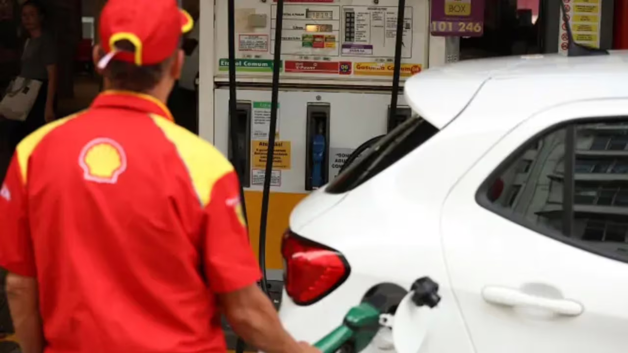 Governo mantém um subsídio de R$ 1,12 pelo litro do diesel •