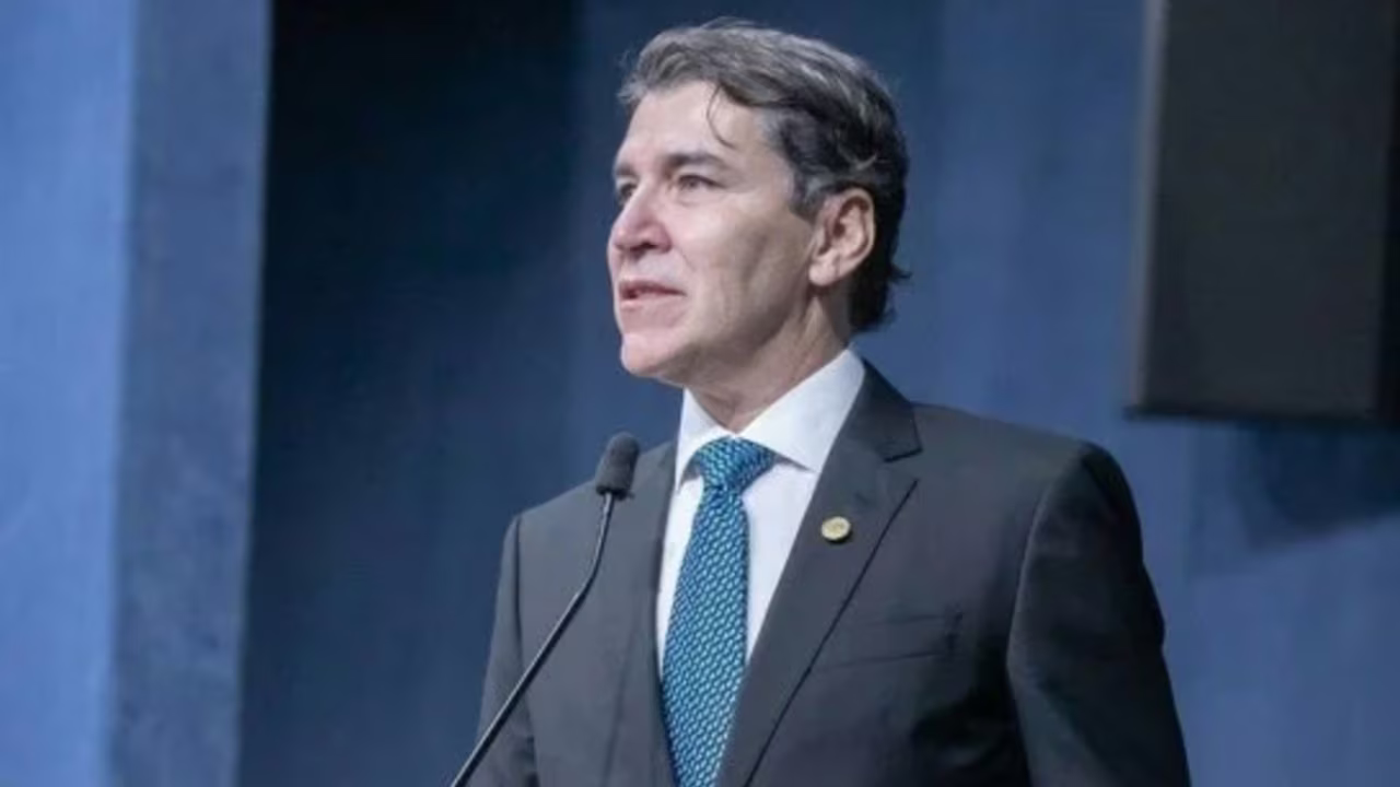A confirmação de Jarbas como candidato a vice encerra uma disputa interna em torno da composição da chapa majoritária