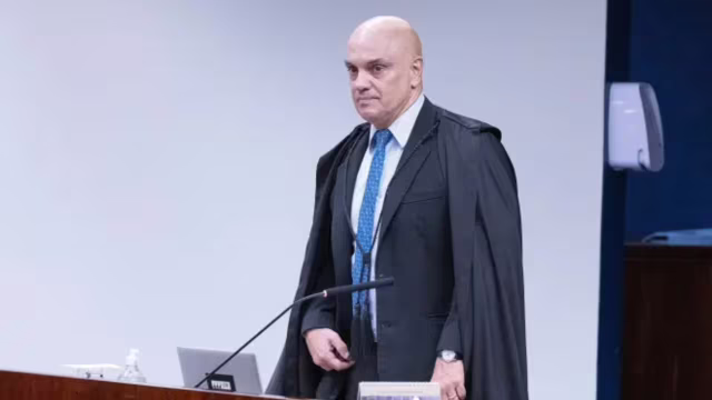 Moraes pede vista e suspende no STF julgamento sobre privatização da Celepar
