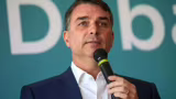 Flávio Bolsonaro critica Moraes após busca contra Raimundo Cutrim, em Brasília