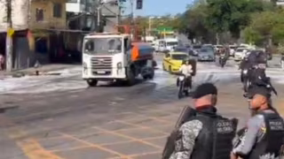 Manifestantes bloqueiam vias na Mangueira após operação da Polícia Civil