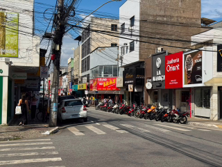 Feriado de sábado altera funcionamento do comércio no Vale do Aço; veja horários