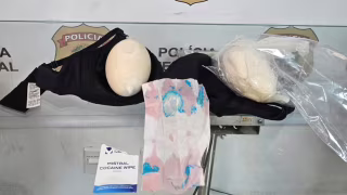 Mulher é presa no Galeão com 2,8 kg de cocaína líquida escondida no sutiã