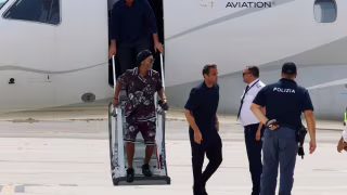 Ronaldinho Gaúcho chega à Itália para iniciar passagem pelo Ravenna FC