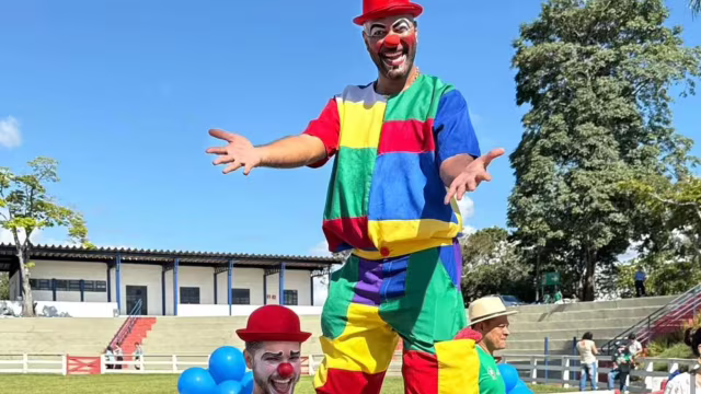Escola Monteiro Lobato promove Festa da Família com atrações circenses no sábado