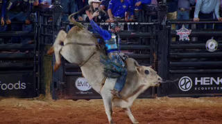 João Paulo Velasco reage com nota de 89,95 e vence terceira noite da PBR em Barretos