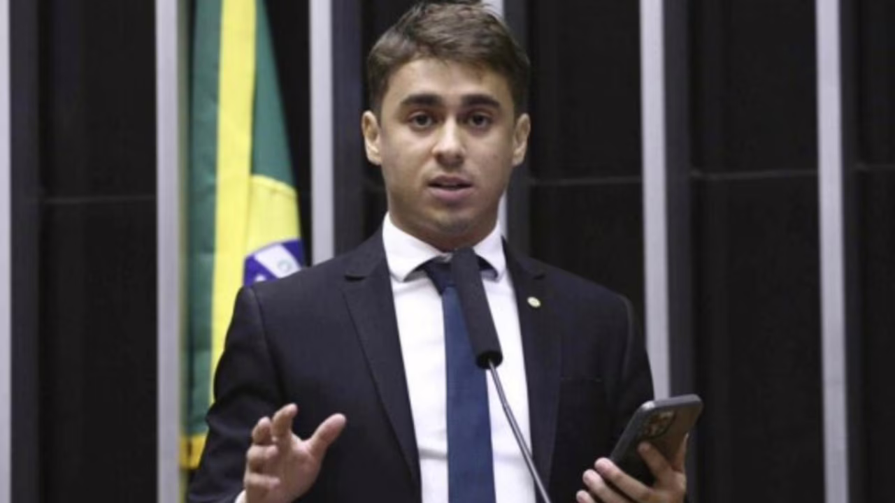 Vorcaro afirmou ao empresário Flávio Carneiro, em abril de 2024, ter bancado voos utilizados pelo deputado