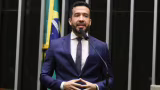 Janones diz que vídeo de retratação foi “bait” após negar relação entre Nikolas e Vorcaro