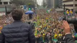 Nikolas Ferreira puxa coro de “Fora, Moraes” em ato na Avenida Paulista