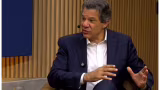 Haddad critica Flávio Bolsonaro e faz acusações sobre Banco Master em entrevista em São Paulo