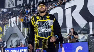 Neymar provoca torcedores do Atlético-MG durante vitória do Santos na Vila Belmiro