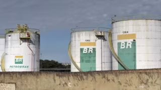 Petrobras corrige comunicado e prevê queda de R$ 0,19 na gasolina A