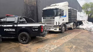 Polícia apreende 664 quilos de maconha escondidos em carga de adubo em Limeira