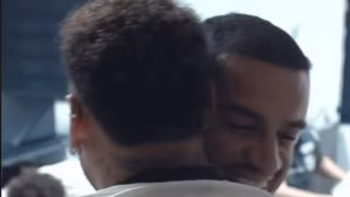 Neymar “fura” anúncio do Santos e apresenta Philippe Coutinho no CT Rei Pelé