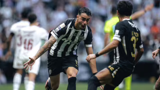 Atlético cresce no segundo tempo, bate Fluminense por 3 a 1 e ganha confiança para decisão