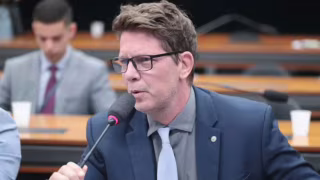 Frias nega contrapartida de Flávio Bolsonaro a Vorcaro por financiamento de ‘Dark Horse’