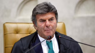 Fux pretende participar de sessão do STF sobre investigação contra Moraes no Caso Master