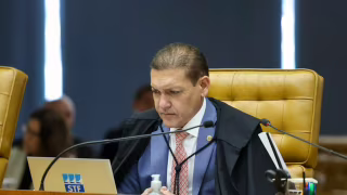 Nunes Marques sinaliza que vai se declarar impedido em julgamento sobre Moraes