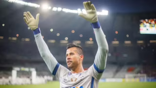 Cruzeiro parabeniza Fábio pelos 46 anos e relembra história do goleiro no clube